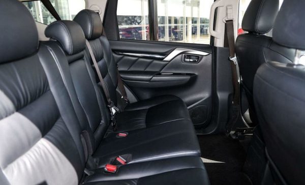 2015 Mitsubishi Pajero Sport Exceed - Image 12