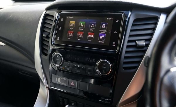 2015 Mitsubishi Pajero Sport Exceed - Image 17