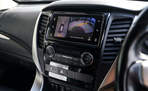 2015 Mitsubishi Pajero Sport Exceed - Image 18