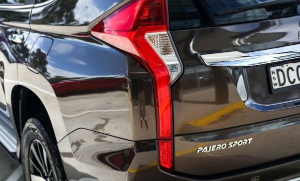 2015 Mitsubishi Pajero Sport Exceed - Image 22