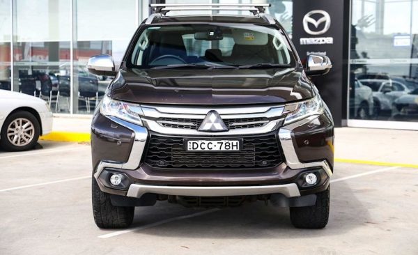 2015 Mitsubishi Pajero Sport Exceed - Image 5