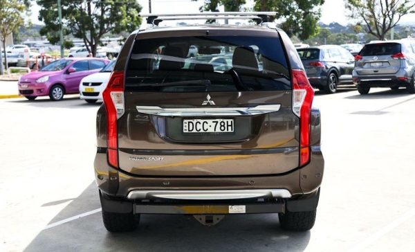 2015 Mitsubishi Pajero Sport Exceed - Image 6