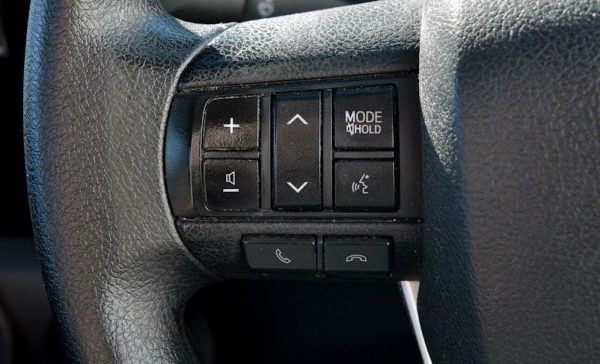 2016 Toyota Hilux Workmate Cab Chassis - Image 11