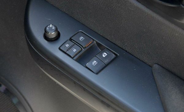 2016 Toyota Hilux Workmate Cab Chassis - Image 18