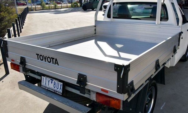2016 Toyota Hilux Workmate Cab Chassis - Image 20