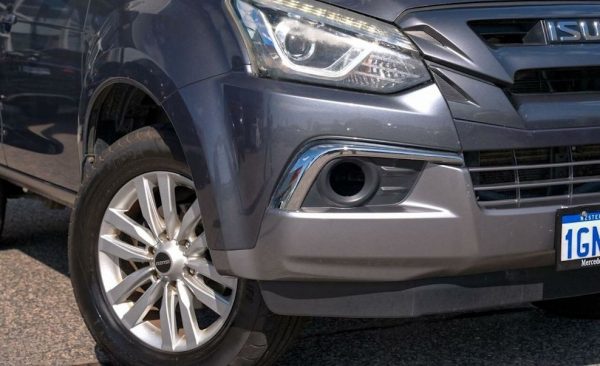 2017 Isuzu MU-X LS-U (4X2) - Image 11
