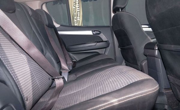 2017 Isuzu MU-X LS-U (4X2) - Image 8