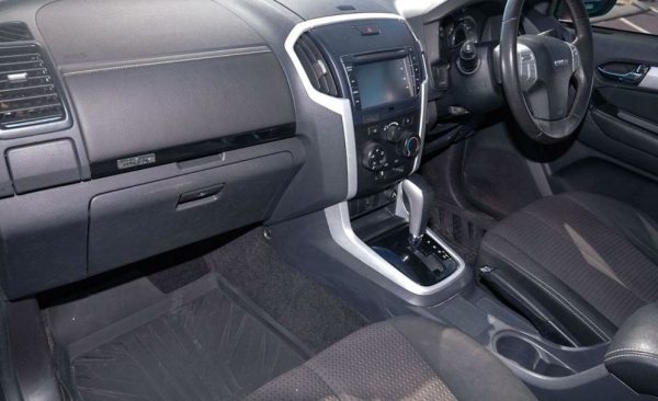 2017 Isuzu MU-X LS-U (4X2) - Image 9
