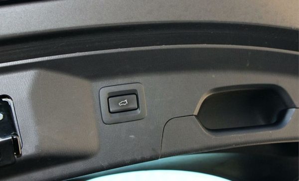 2017 Mazda CX-9 - Image 25