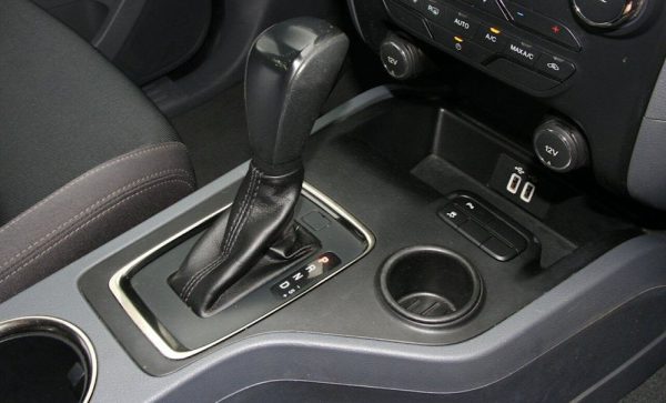 2018 FORD ** EVEREST TREND ** 3.2L TURBO DIESEL ** - Image 14