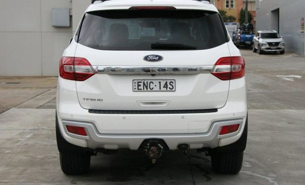 2018 FORD ** EVEREST TREND ** 3.2L TURBO DIESEL ** - Image 18