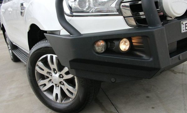 2018 FORD ** EVEREST TREND ** 3.2L TURBO DIESEL ** - Image 2