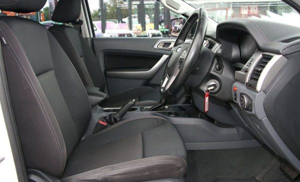 2018 FORD ** EVEREST TREND ** 3.2L TURBO DIESEL ** - Image 8