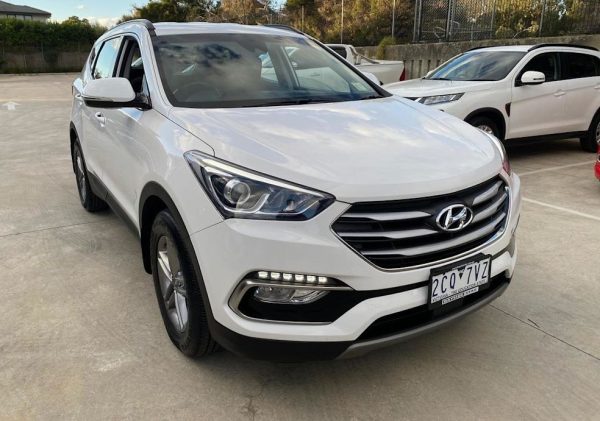 2018 Hyundai Santa FE Active Crdi (4X4) - Image 3