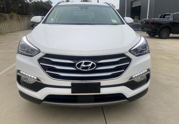 2018 Hyundai Santa FE Active Crdi (4X4) - Image 11