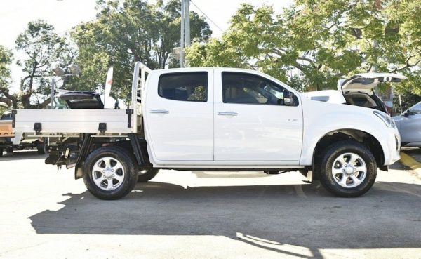 2018 Isuzu D-MAX LS-M HI-Ride (4X4) - Image 3