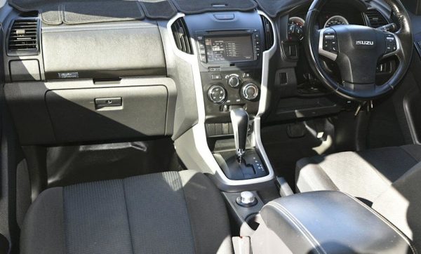 2018 Isuzu D-MAX LS-M HI-Ride (4X4) - Image 7