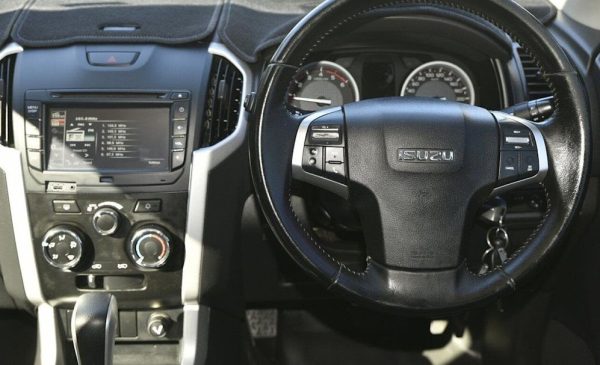2018 Isuzu D-MAX LS-M HI-Ride (4X4) - Image 8