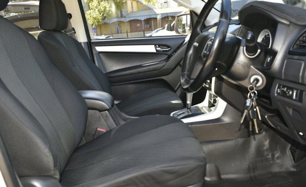 2018 Isuzu D-MAX LS-M HI-Ride (4X4) - Image 9