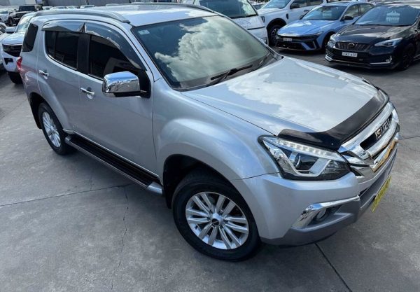 2018 Isuzu MU-X LS-T (4X4) LS-T Wagon - Image 5