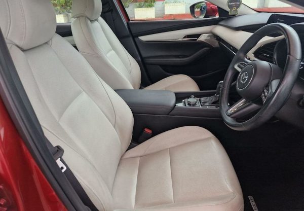 2019 Mazda 3 SP25 Astina - Image 13