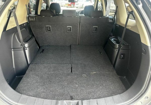 2019 Mitsubishi Outlander ES 7 Seat - Image 12