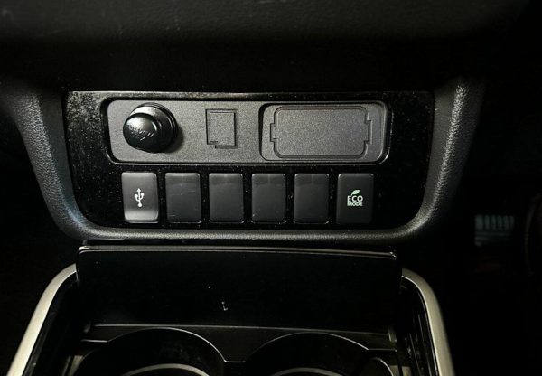 2019 Mitsubishi Outlander ES 7 Seat - Image 17