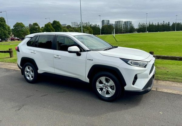 2019 Toyota RAV4 GX AWD Hybrid – WHITE - Image 2