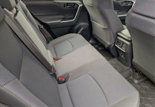 2019 Toyota RAV4 GX Hybrid Nav. - Image 11
