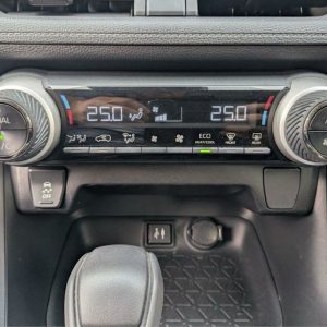 2019 Toyota RAV4 GX Hybrid Nav. - Image 16