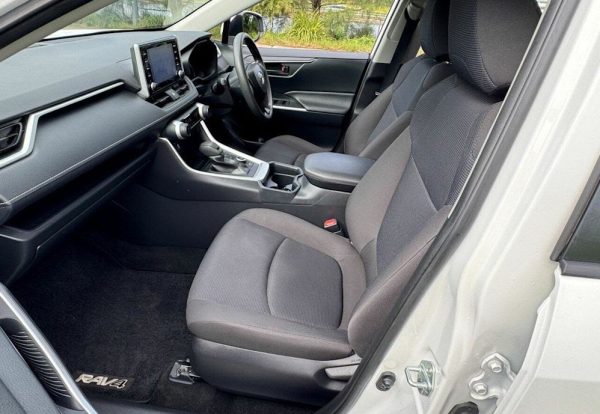 2019 Toyota RAV4 GX AWD Hybrid – WHITE - Image 14