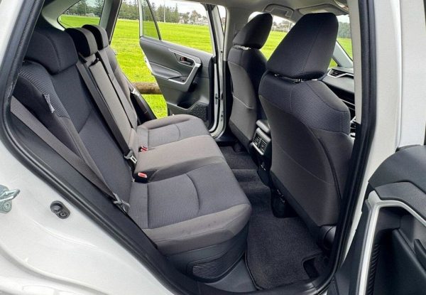 2019 Toyota RAV4 GX AWD Hybrid – WHITE - Image 15