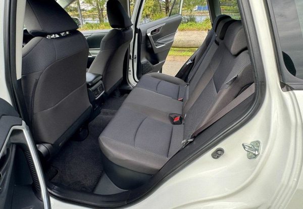 2019 Toyota RAV4 GX AWD Hybrid – WHITE - Image 16