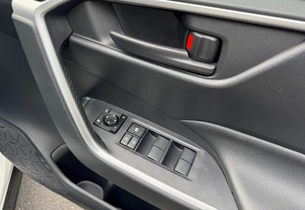 2019 Toyota RAV4 GX AWD Hybrid – WHITE - Image 18