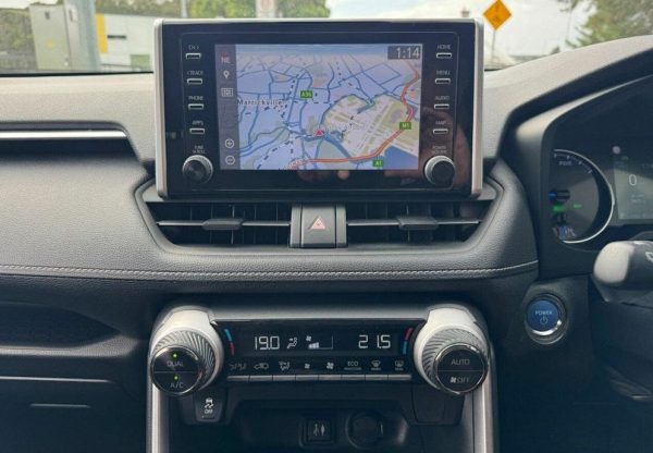 2019 Toyota RAV4 GX AWD Hybrid – WHITE - Image 19