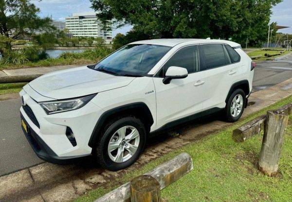 2019 Toyota RAV4 GX AWD Hybrid – WHITE - Image 4