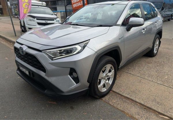 2019 Toyota RAV4 GX Hybrid Nav. - Image 5