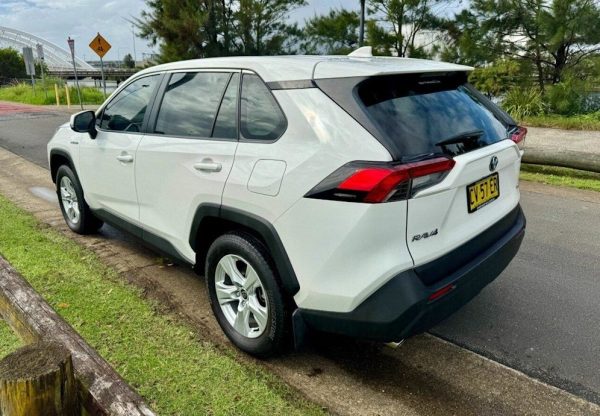2019 Toyota RAV4 GX AWD Hybrid – WHITE - Image 6
