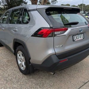 2019 Toyota RAV4 GX Hybrid Nav. - Image 7