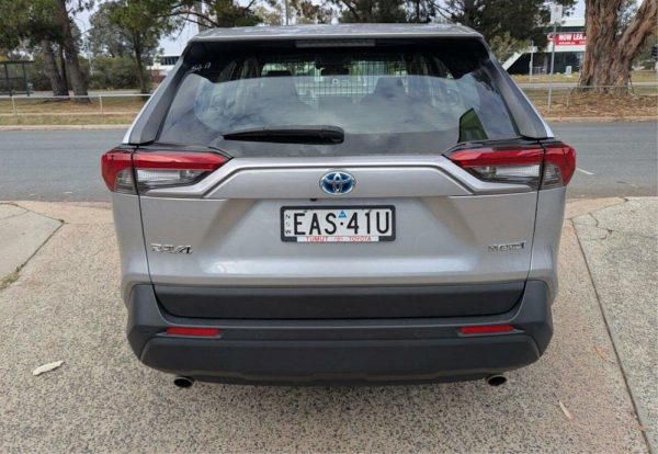 2019 Toyota RAV4 GX Hybrid Nav. - Image 8