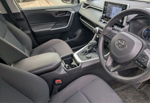 2019 Toyota RAV4 GX Hybrid Nav. - Image 10