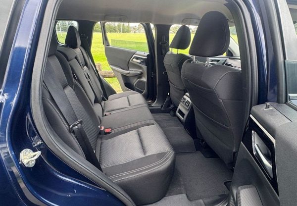 2022 Mitsubishi Outlander ES 5 Seat (AWD) - Image 16