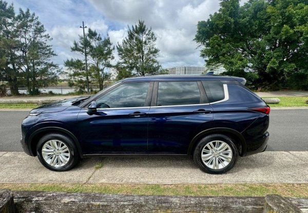 2022 Mitsubishi Outlander ES 5 Seat (AWD) - Image 5