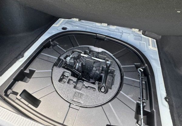 2022 Toyota Camry Ascent - Image 11