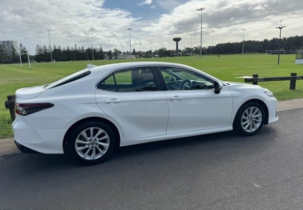 2022 Toyota Camry Ascent - Image 8